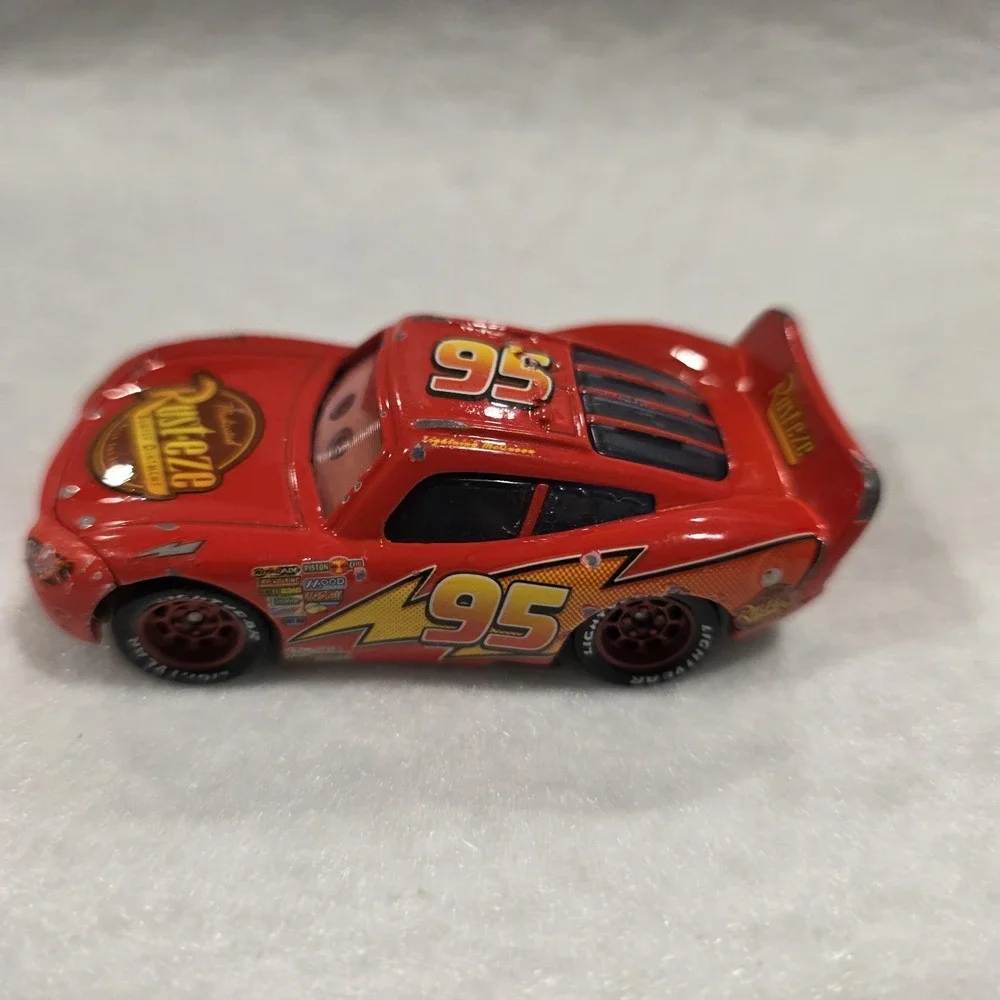 Disney Pixar Cars Lightning McQueen Lenticular Eyes‎ Diecast Car Red